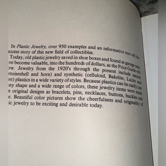 Vintage Collectible Plastic Jewelry Guidebook & Price Guide Books - Picture 5 of 8